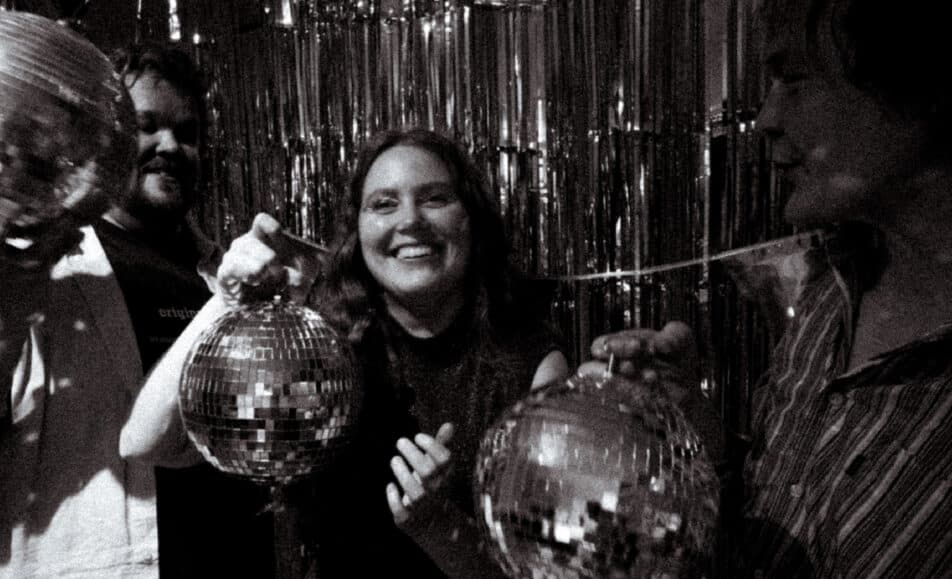 Melkutus Party (levyjulkkarit), Laura Kielo, Vilma Talvitie